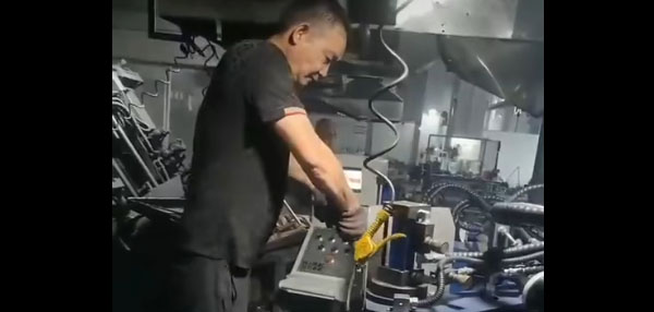 澆鑄機(jī)